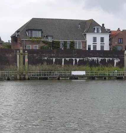 Waar Maas & Waal..... Apartment Woudrichem Exterior photo